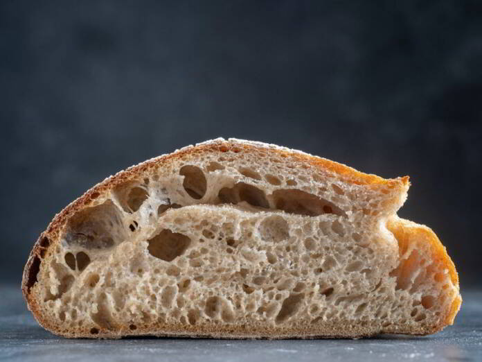 wypieczony chleb na zakwasie